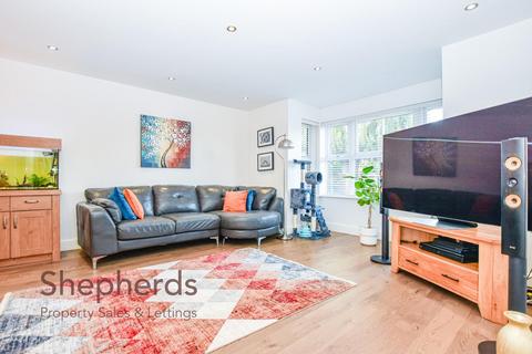 5 Picardy Close, Hoddesdon, EN11 0FA