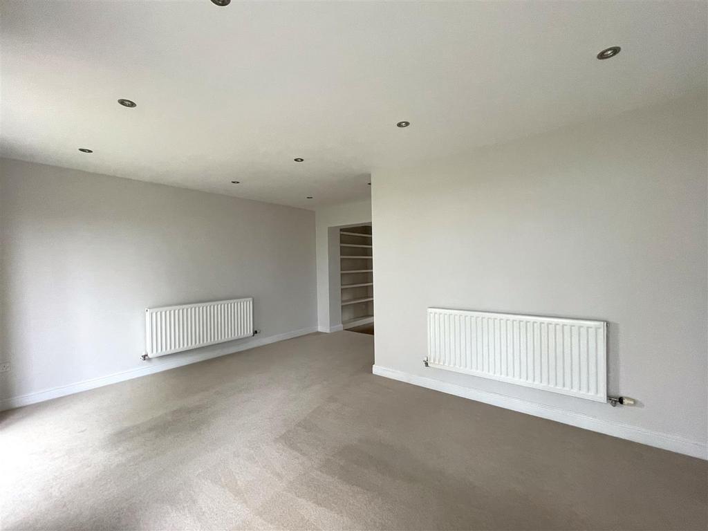 Sitting Room 2.JPG