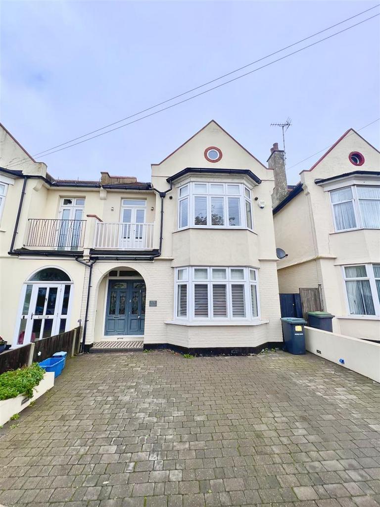 Shaftesbury Avenue, SouthendOnSea 7 bed semidetached house for sale