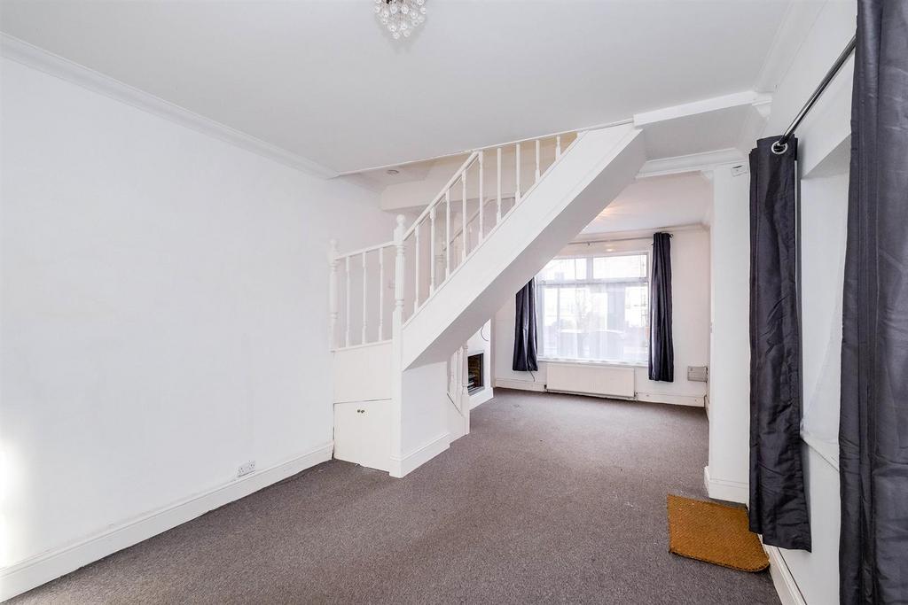 16, Suffield Road-7 resized.jpg