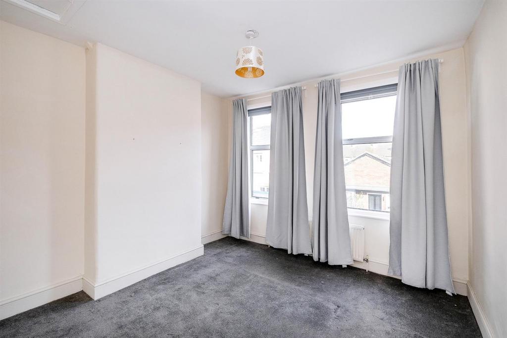 16, Suffield Road-10 resized.jpg