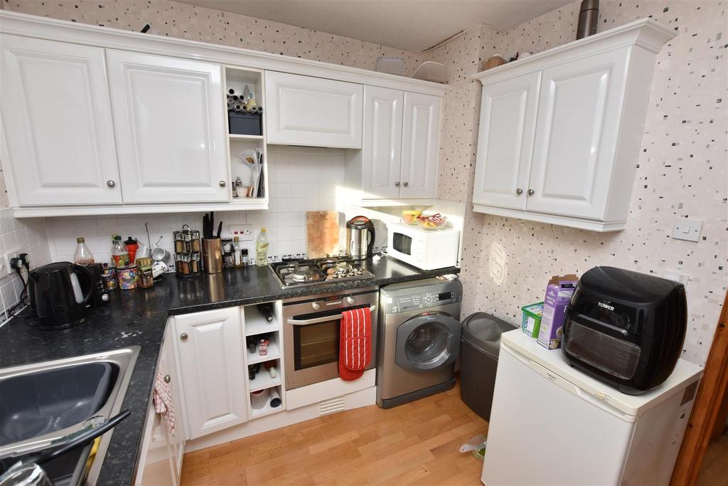 Kitchen (2).jpg