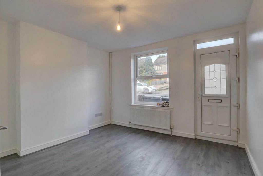 Bucks Hill, Nuneaton 2 bed terraced house £800 pcm (£185 pw)