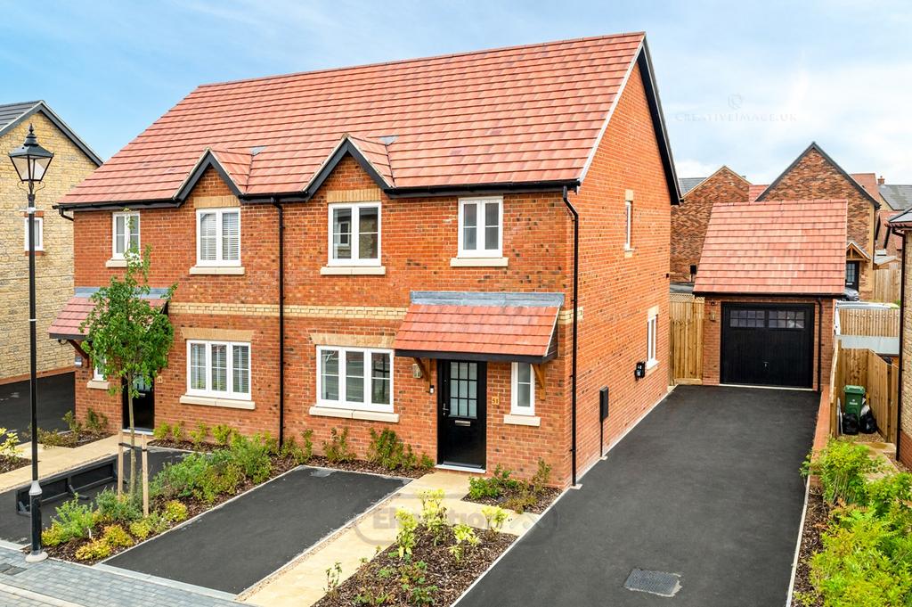Hayfield Walk, Castlethorpe Road, Hanslope, Milton Keynes, MK19 3 bed