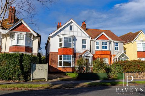 5 bedroom detached house for sale, Hadleigh Road, Frinton-On-Sea