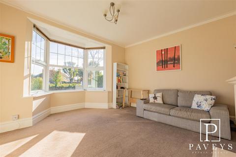 5 bedroom detached house for sale, Hadleigh Road, Frinton-On-Sea