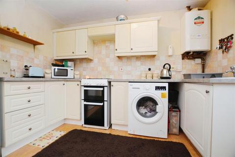 3 bedroom semi-detached house for sale, Martin Close, Scunthorpe
