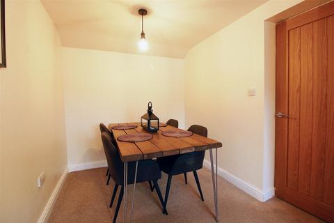 3 bedroom semi-detached house for sale - Woodlands Close, Denby Dale, Huddersfield, HD8 8RH