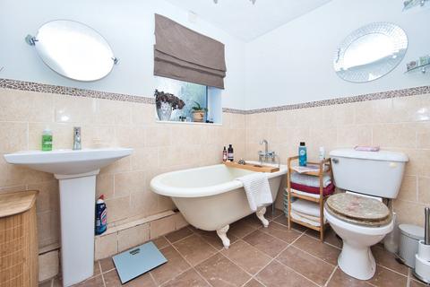 15 Pilgrims Way, Dover, CT16 2DQ
