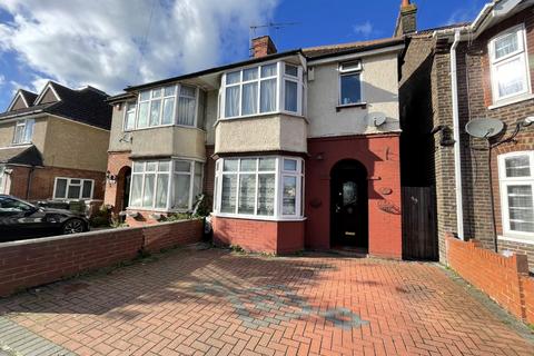 33 Blundell Road, Luton, LU3 1SG
