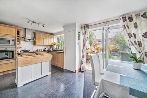 18 Clearsprings, Lightwater, GU18 5YL