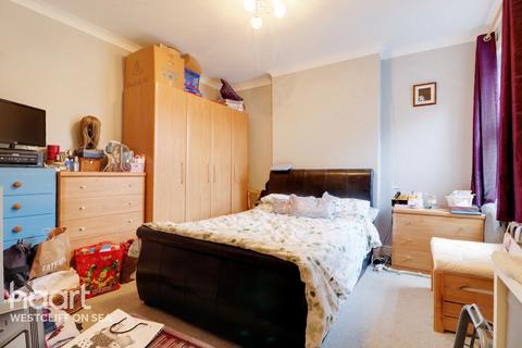 2 bedroom flat for sale, Burdett Avenue, Westcliff-On-Sea