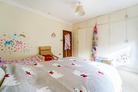 42 Hamilton Road, Brentford, TW8 0QF