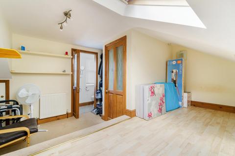 42 Hamilton Road, Brentford, TW8 0QF