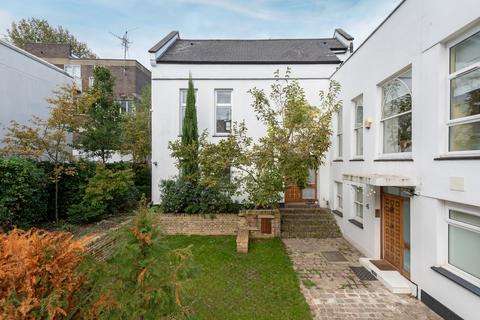 4 bedroom end of terrace house for sale - TRINITY CLOSE, HAMPSTEAD VILLAGE, LONDON NW3