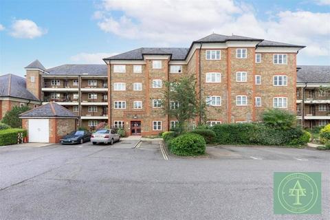 2 bedroom flat for sale, Newsholme Drive, N21