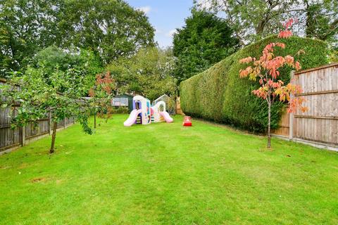 Wyphurst Road, Cranleigh, Surrey