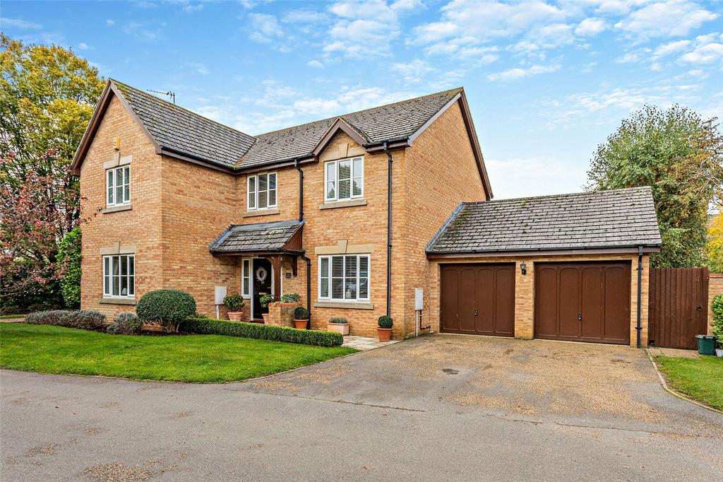 Hillfield Road, Oundle, Northamptonshire, PE8 4 bed detached house for