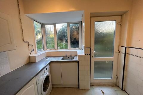 13 Sandall Close, London, W5 1JE