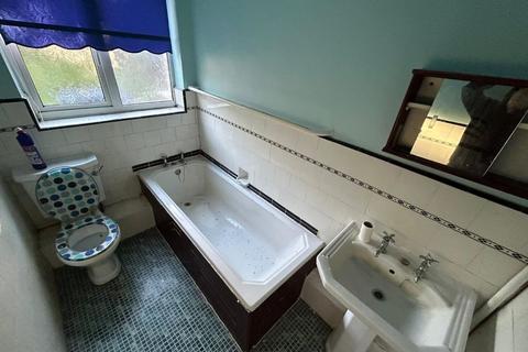 13 Sandall Close, London, W5 1JE