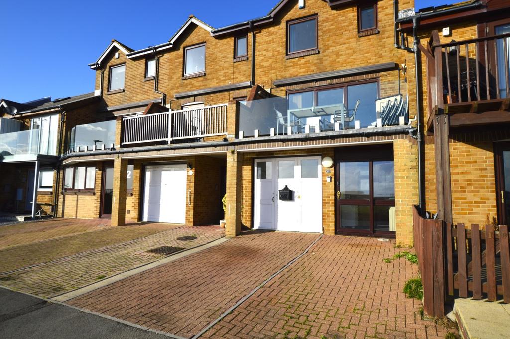 Labrador Drive, Poole, BH15 1UX 1 bed flat to rent £850 pcm (£196 pw)