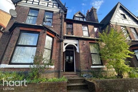 undefined, Hart Hill Drive, Luton
