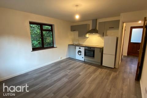undefined, Hart Hill Drive, Luton