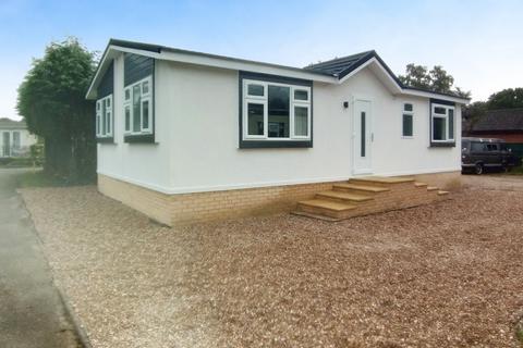 2 bedroom park home for sale - Lincoln, Lincolnshire, LN6