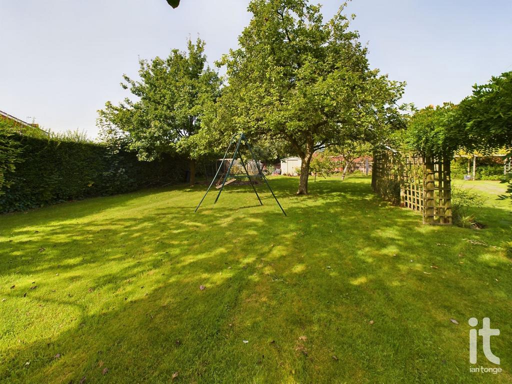 Marple Old Road, Offerton, Stockport, SK2 4 bed detached house for sale