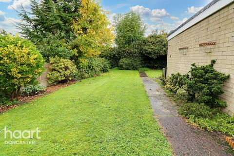 2 bedroom semi-detached bungalow for sale - Cedar Road, Balby, Doncaster