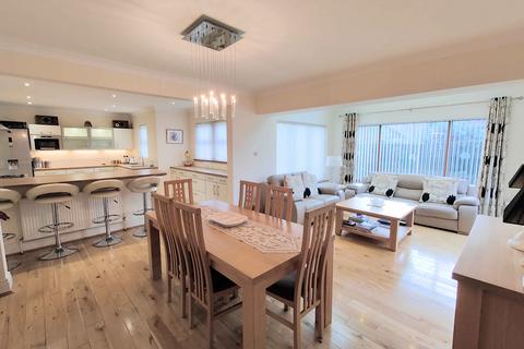 5 bedroom detached house for sale, The Spinney, Brighouse HD6