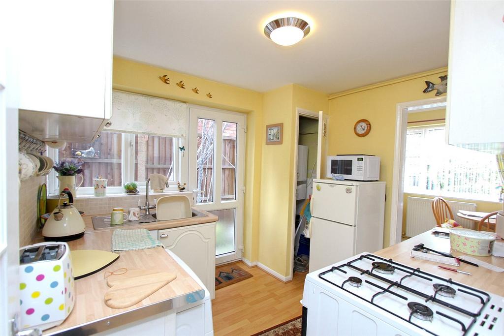 Chalkwell Park Drive, LeighonSea, Essex, SS9 2 bed apartment for sale