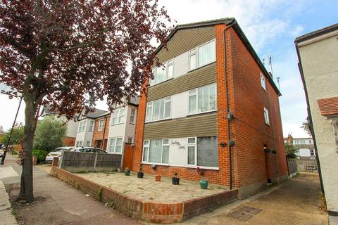 2 bedroom apartment for sale, Chalkwell Park Drive, Leigh-on-Sea, Essex, SS9