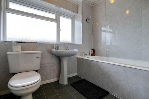 374 Rowood Drive, Solihull, B92 9LG