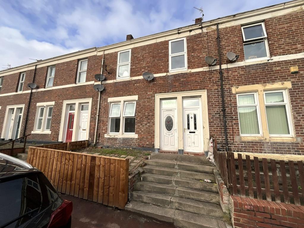 Beech Street, Jarrow, Tyne and Wear... 2 bed ground floor flat £70,000
