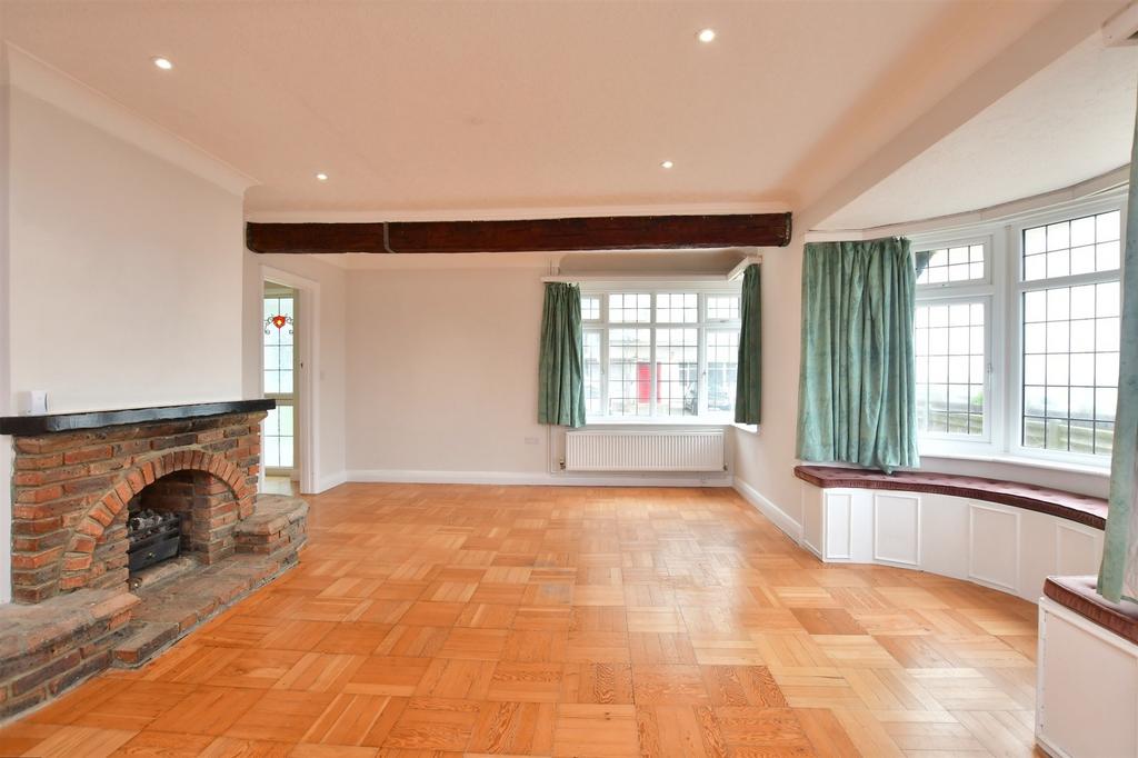 Chichester Drive East, /Saltdean, Brighton, East Sussex 3 bed bungalow for sale £450,000