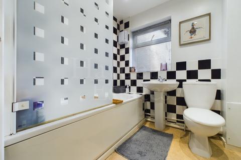 74 Beaulieu Close, Kidderminster, DY11 5EE