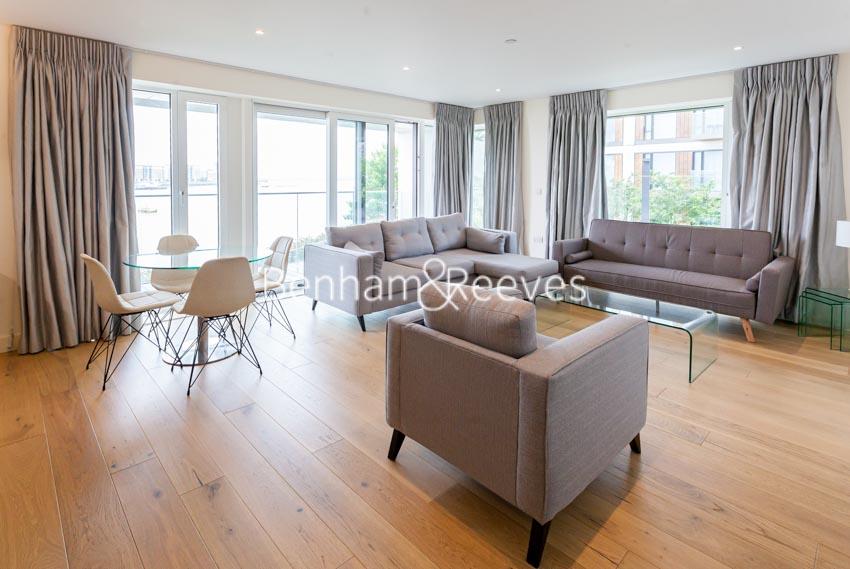 Duke Of Wellington Avenue, Woolwich SE18 3 bed apartment to rent £