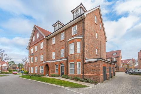 2 bedroom flat for sale, Albright Gardens, Walton-On-Thames, KT12