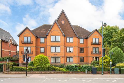 Henley on Thames - 2 bedroom penthouse for sale