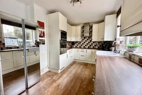 2 bedroom end of terrace house for sale, Sedgefield Crescent, Romford