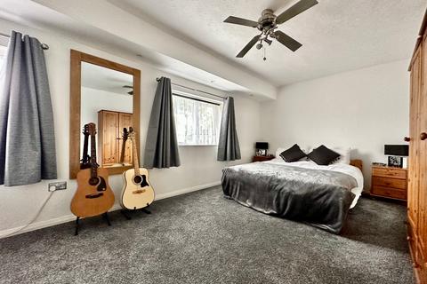 20 Sedgefield Crescent, Romford, RM3 9RS
