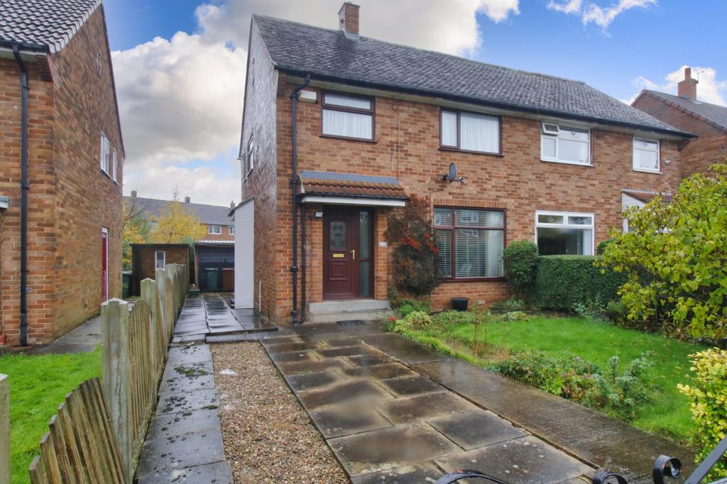 Latchmere Drive, West Park, Leeds, West Yorkshire, LS16 3 bed semi