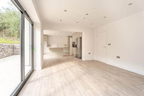 19 Dixton Close, Monmouth, NP25 3HE