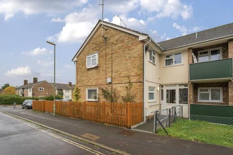 35b Bolton Crescent, Basingstoke, RG22 6BD