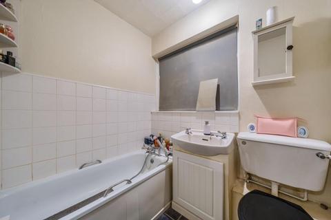 35b Bolton Crescent, Basingstoke, RG22 6BD