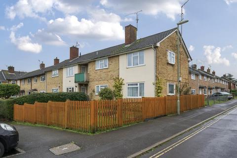 35b Bolton Crescent, Basingstoke, RG22 6BD
