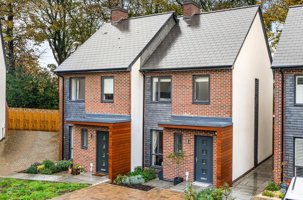Woodleigh Close, Harrogate, North Yorkshire, HG1 2 bed semidetached