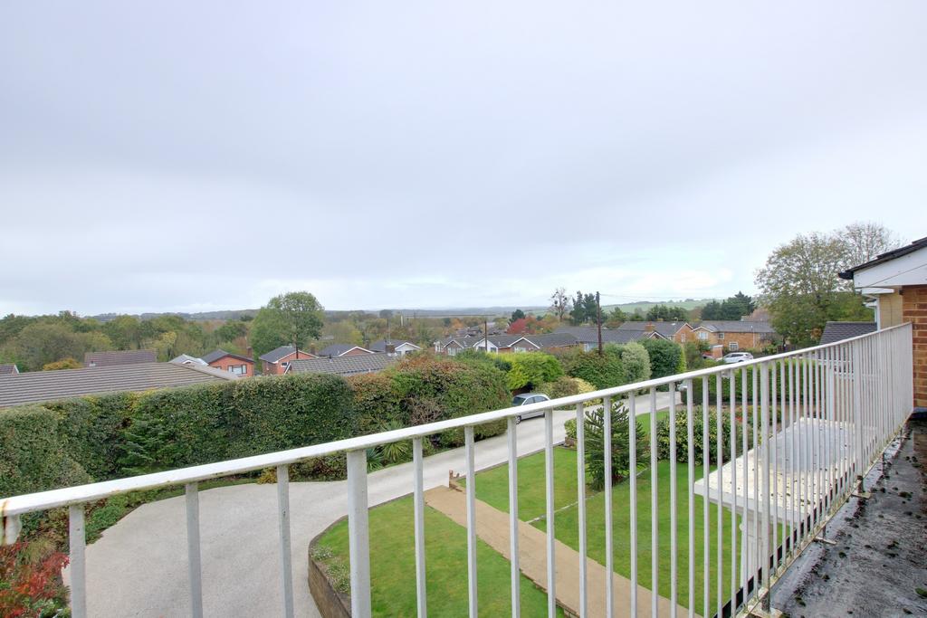 WEST DOWNS CLOSE, FAREHAM 3 bed detached house for sale £750,000