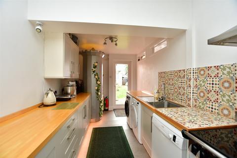 4 bedroom terraced house for sale, Darland Avenue, Upper Gillingham, Kent